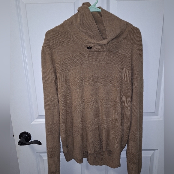 A Geoffrey Beene long sleeve turtleneck sweater in a size large. - Picture 5 of 5